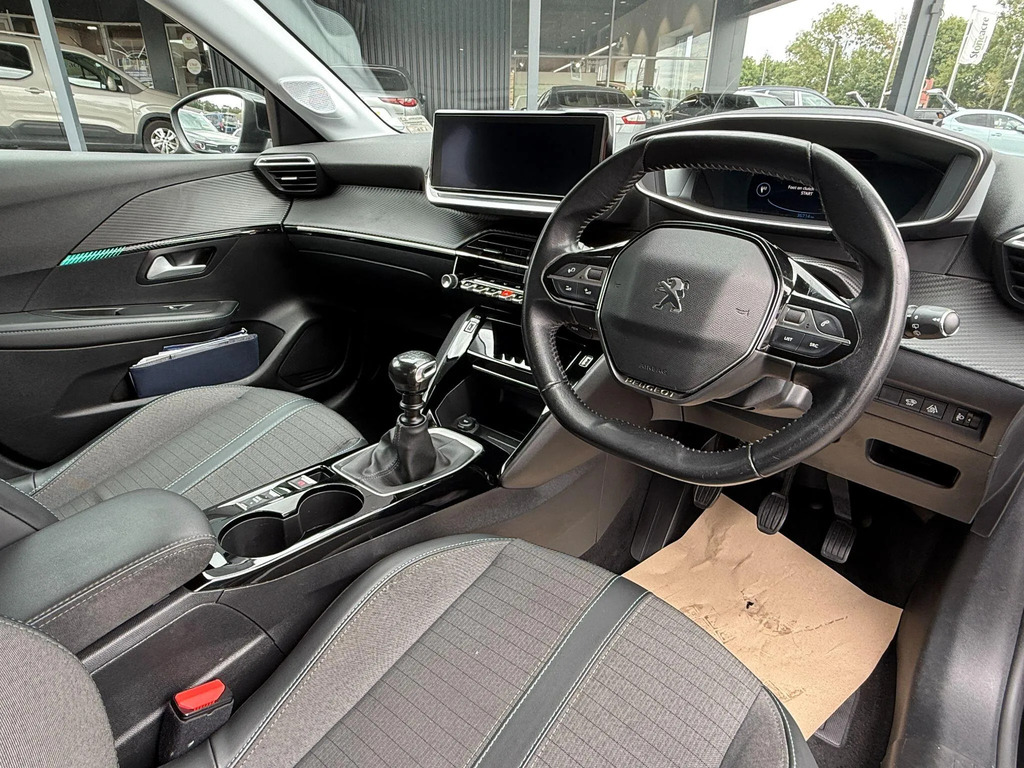 Peugeot 208 1.2 Puretech Active Premium Black #13