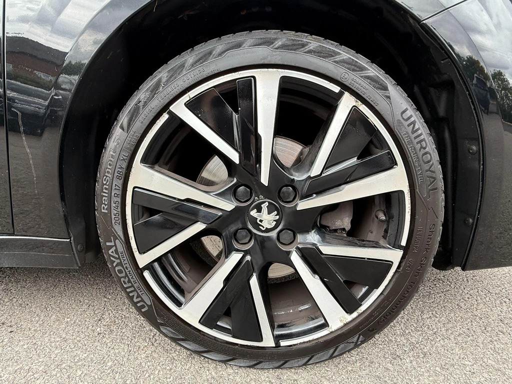 Peugeot 208 1.2 Puretech Active Premium Black #8
