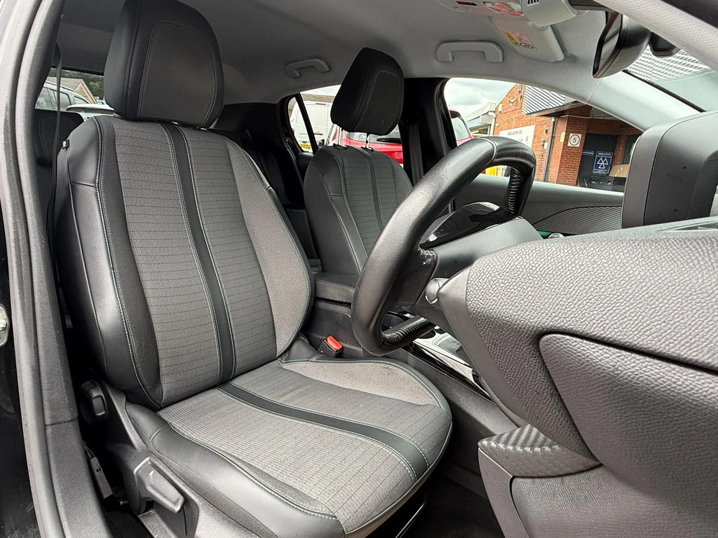 Peugeot 208 1.2 Puretech Active Premium Black #14