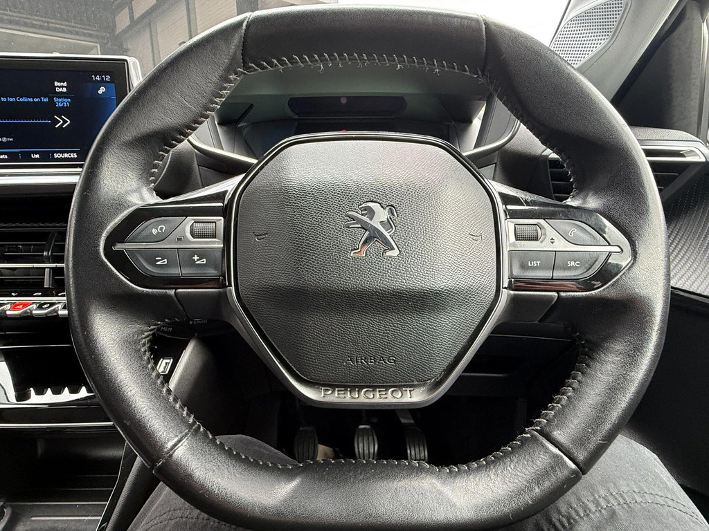 Peugeot 208 1.2 Puretech Active Premium Black #11