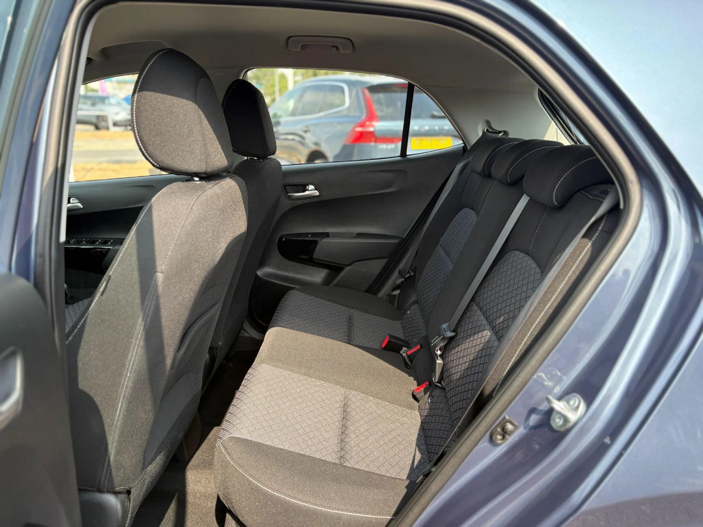 Kia Picanto 1.0 3 White #13