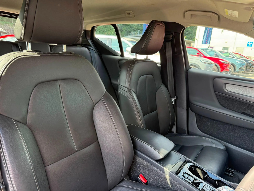 Volvo XC40 R-design, T3 Black #11