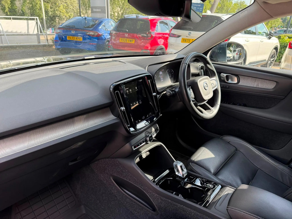 Volvo XC40 R-design, T3 Black #9