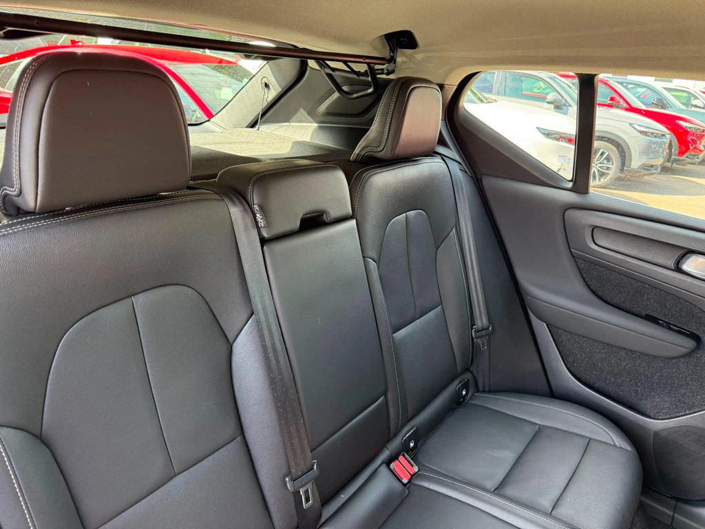Volvo XC40 R-design, T3 Black #14