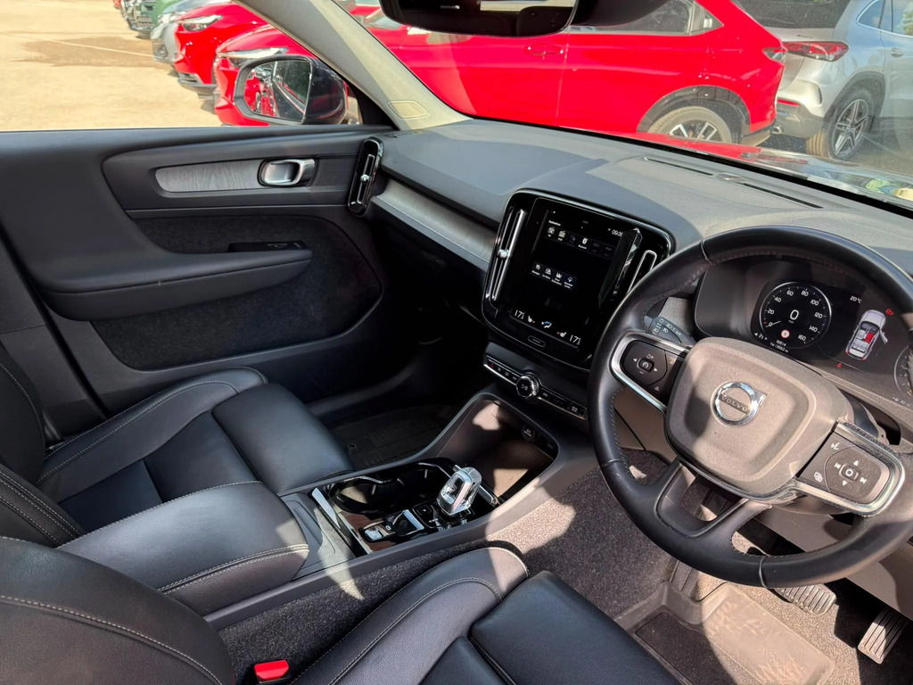 Volvo XC40 R-design, T3 Black #10