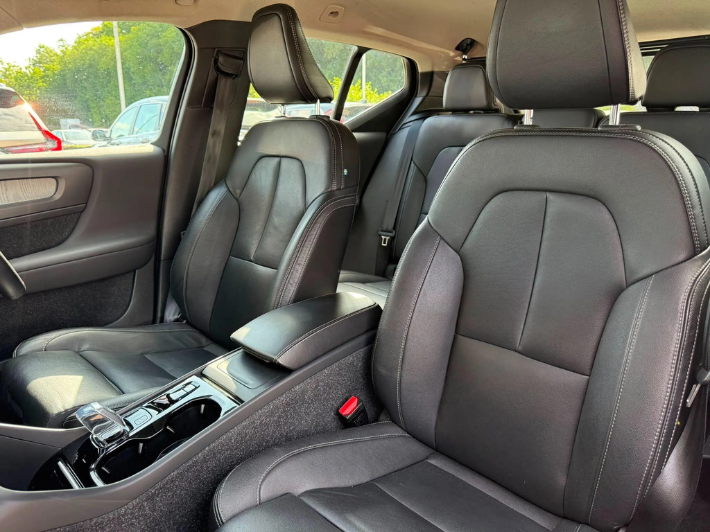 Volvo XC40 R-design, T3 Black #24