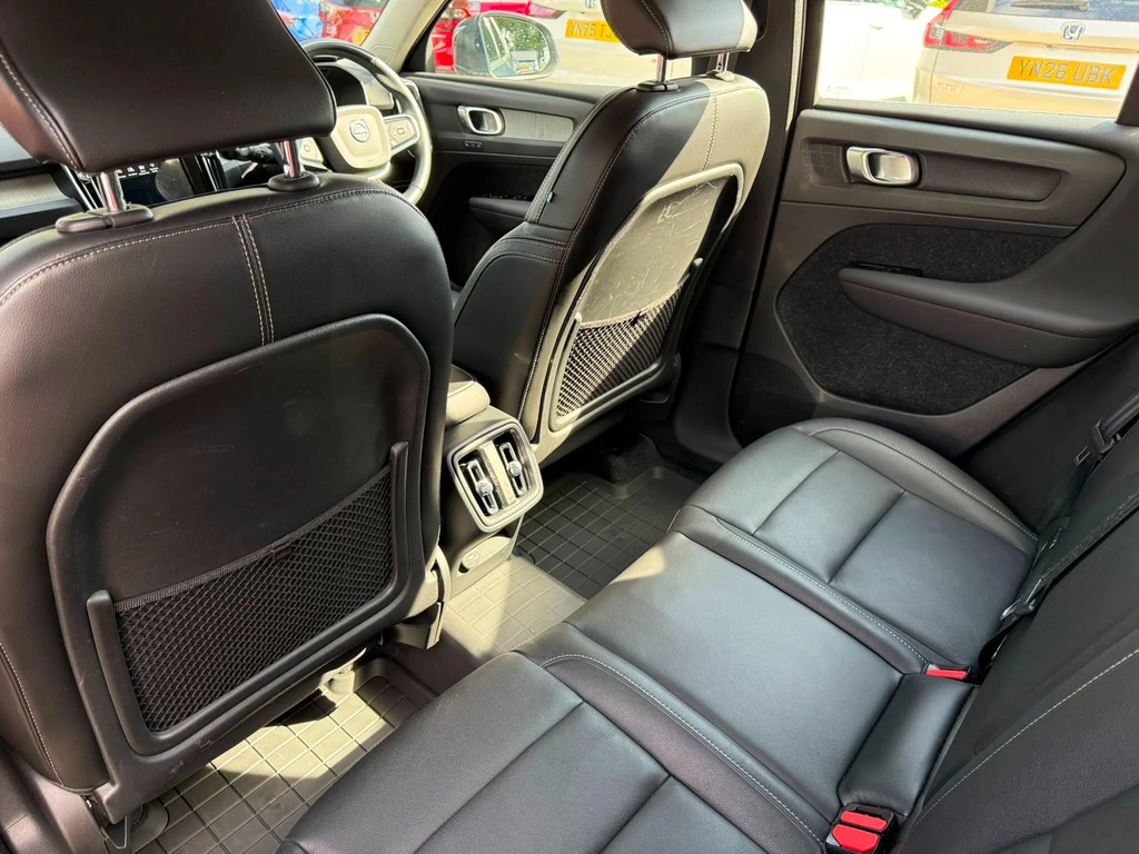Volvo XC40 R-design, T3 Black #13