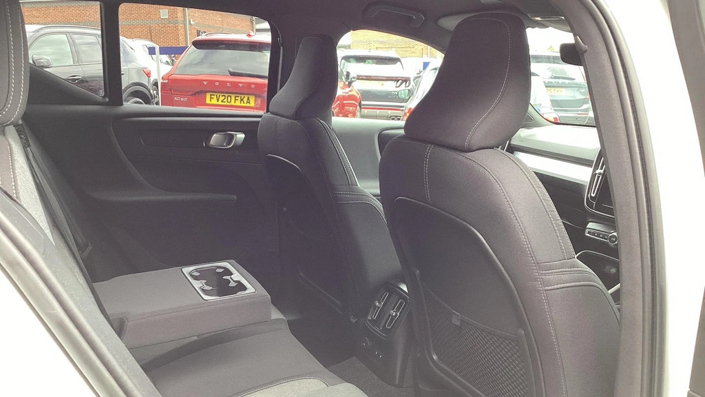 Volvo XC40 Plus T4 211 Hp  #6