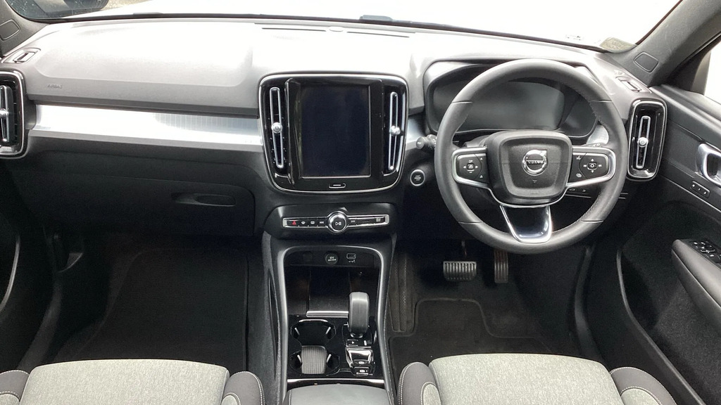 Volvo XC40 Plus T4 211 Hp  #5