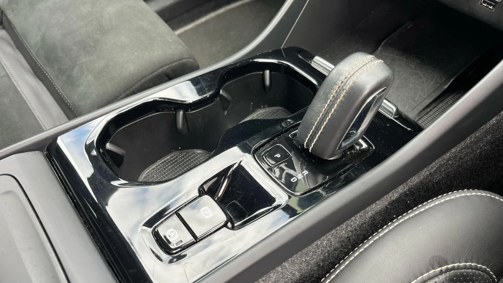 Volvo XC40 Xc40 R-design Pro B4 Mhev Red #23