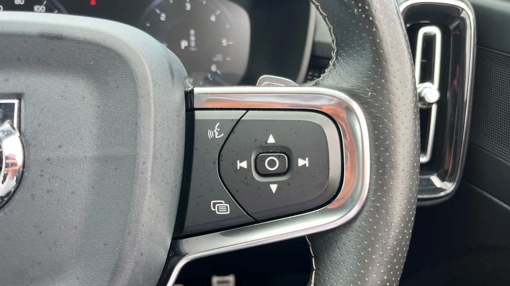 Volvo XC40 Xc40 R-design Pro B4 Mhev Red #19