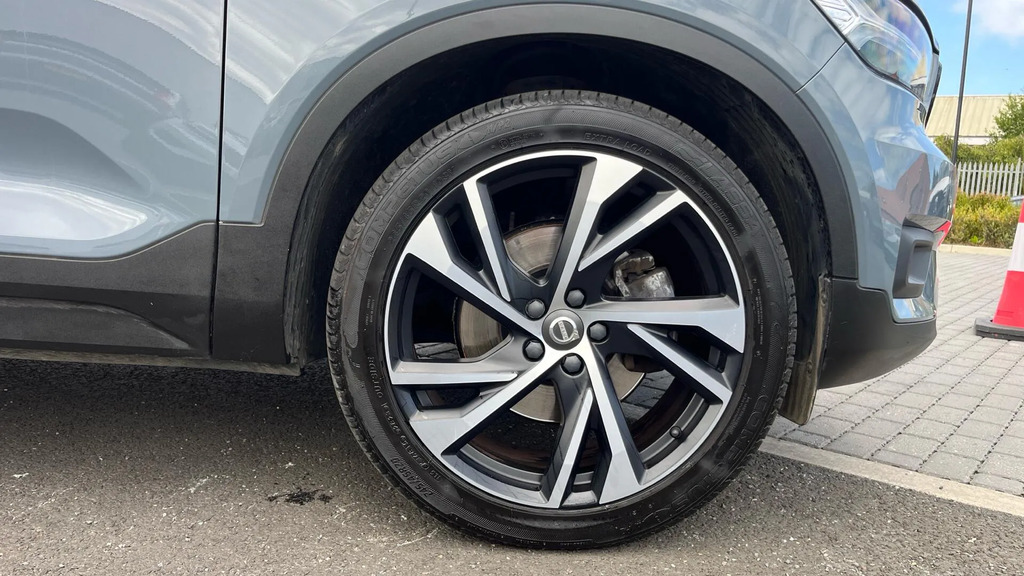 Volvo XC40 Xc40 R-design Pro B4 Mhev Red #9