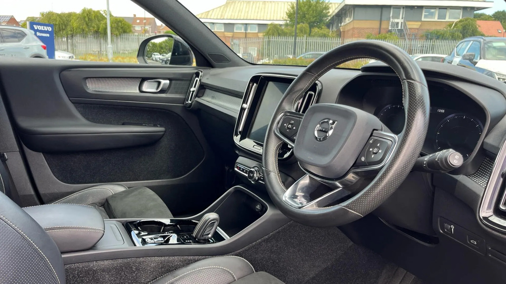 Volvo XC40 Xc40 R-design Pro B4 Mhev Red #37