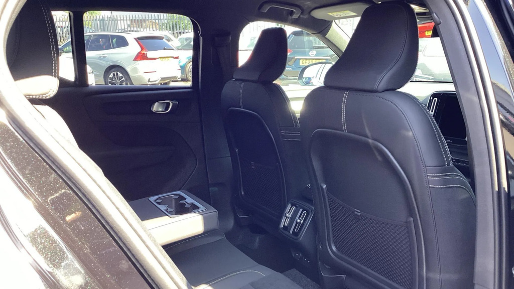 Volvo XC40 2.0 B3p Plus Dark  #6