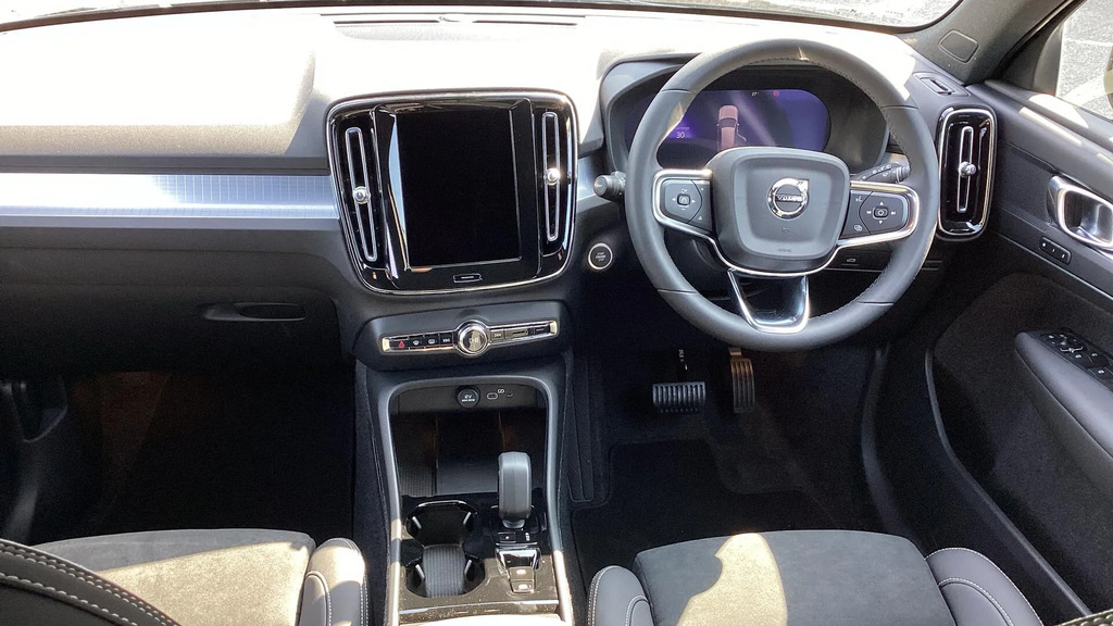 Volvo XC40 2.0 B3p Plus Dark  #5
