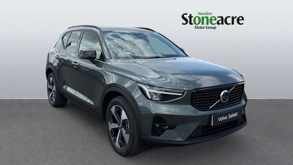 Volvo XC40 2.0 B3p Plus Dark 