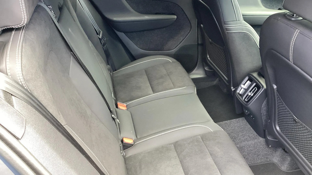 Volvo XC40 2.0 B4p 194 Plus Pro Black Edition Black #35