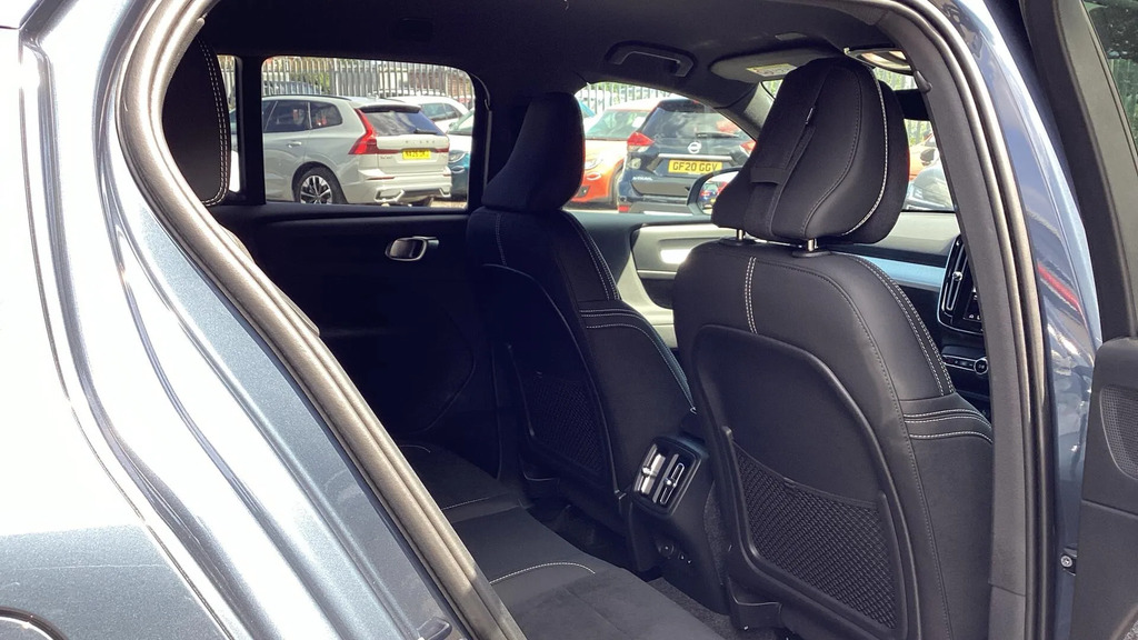 Volvo XC40 2.0 B3p Plus Dark  #6