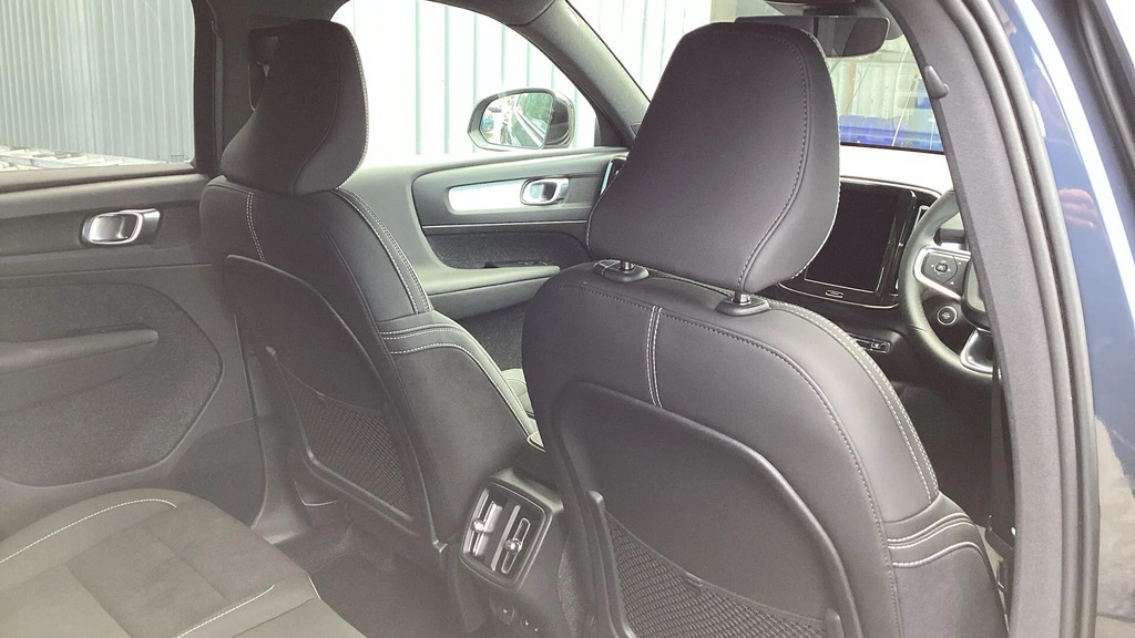Volvo XC40 2.0 B4p 194 Plus Pro Black Edition Black #34