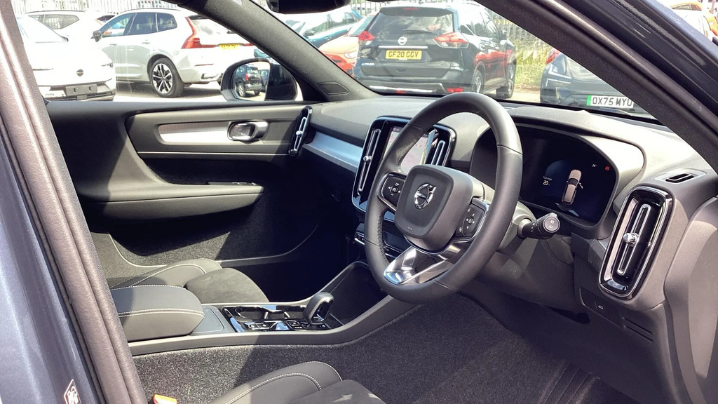 Volvo XC40 2.0 B3p Plus Dark  #4
