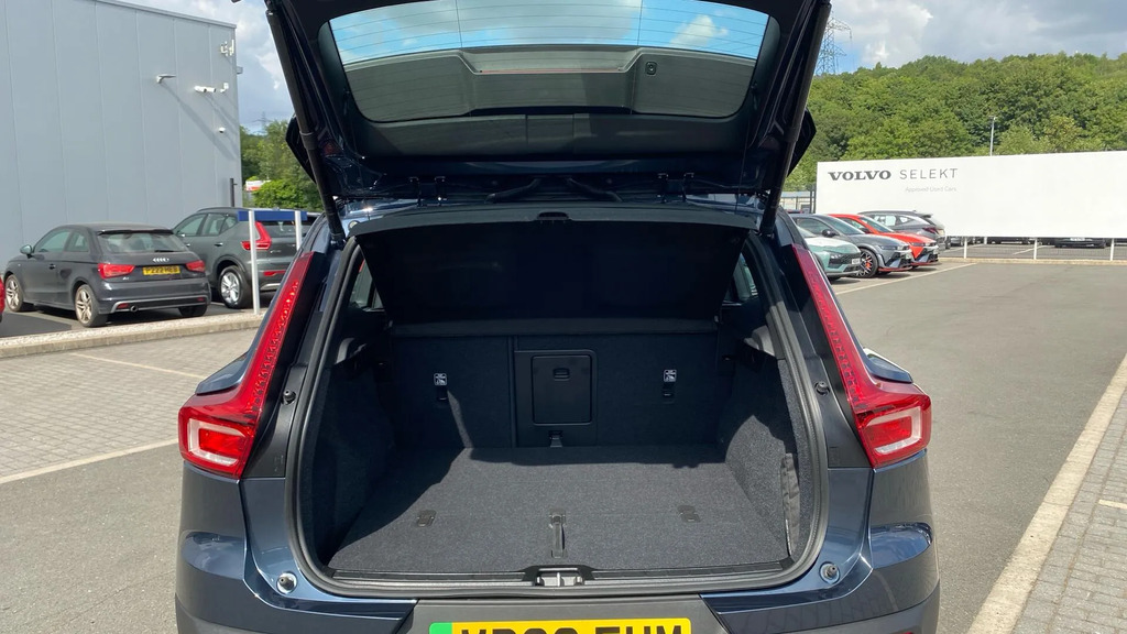 Volvo EX40 Black Edition Ultra, Twin Motor Performance, Elect Black #35