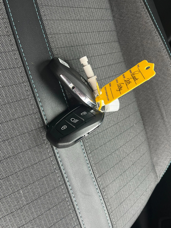 Peugeot 208 Active Premium White #13