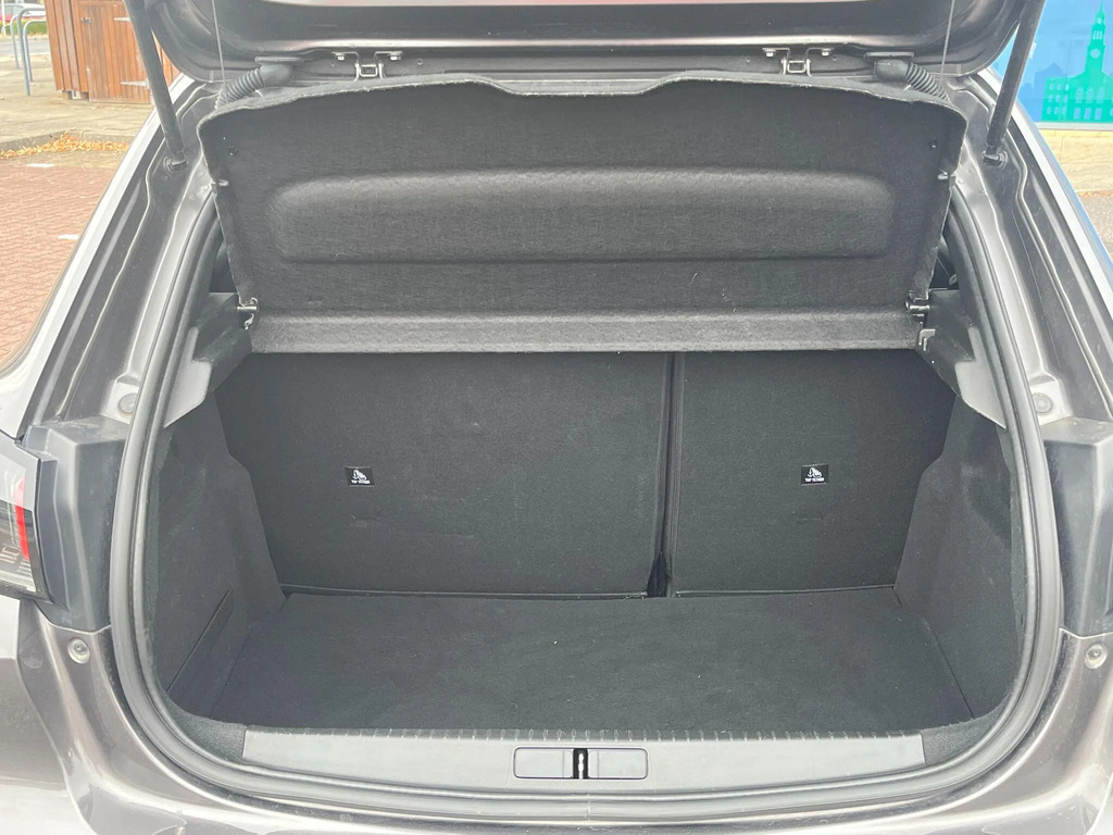 Peugeot 208 Active Premium White #20