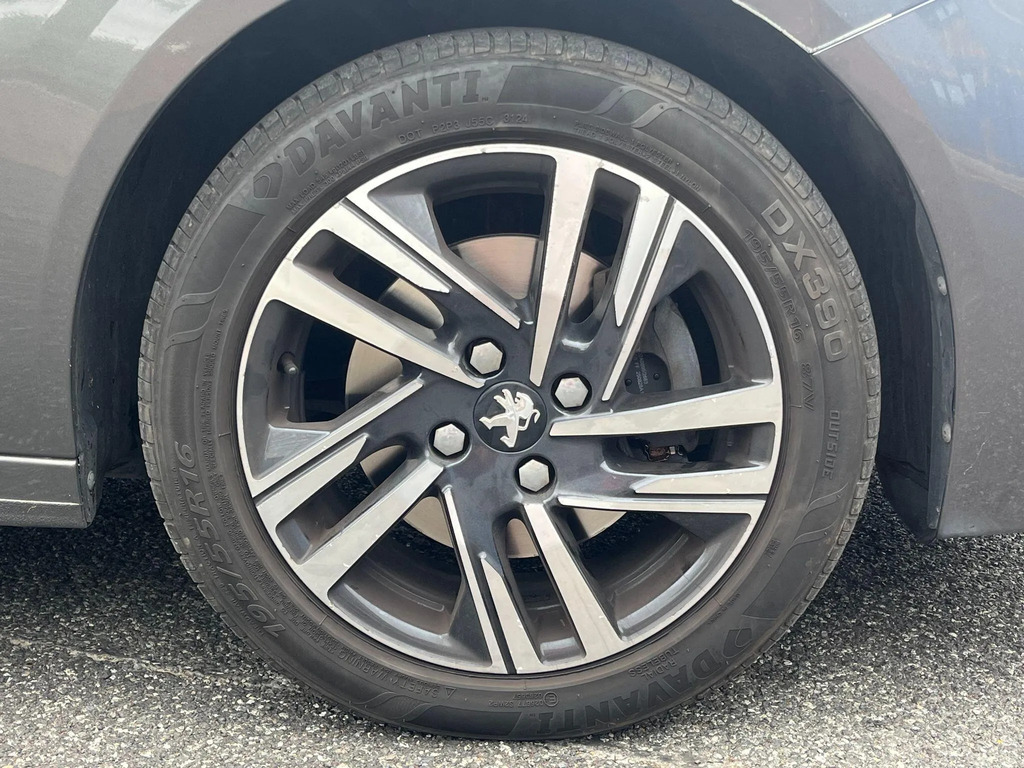 Peugeot 208 Active Premium White #14