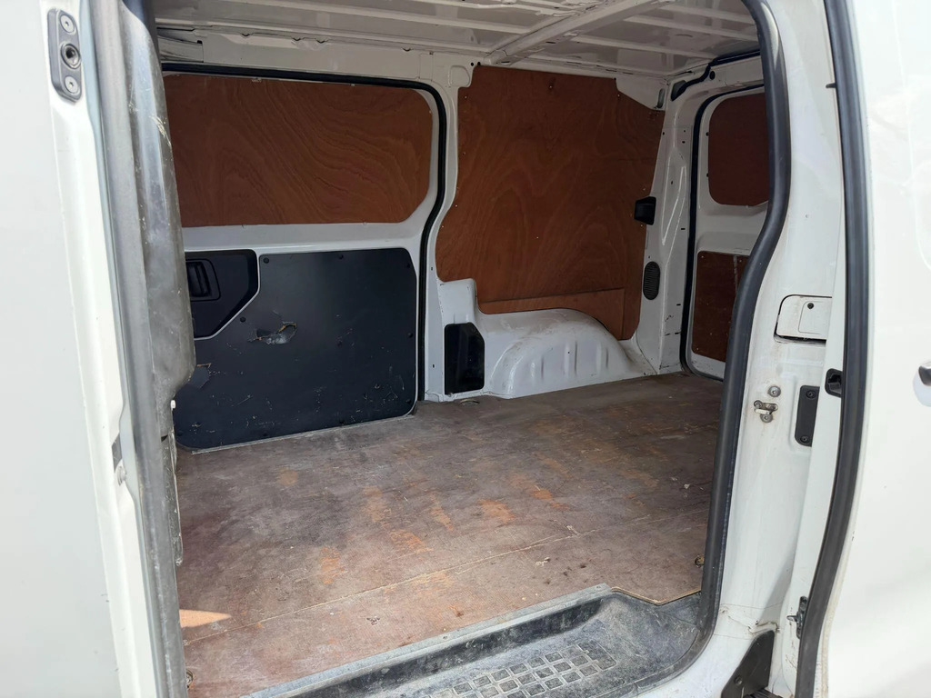 Vauxhall Vivaro 3100 2.0 D 180 Bhp L1 Elite Crewcab Sa Red #17