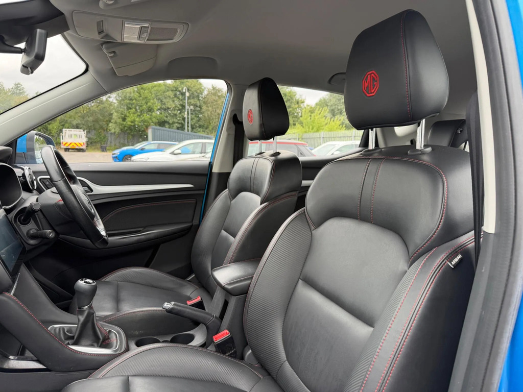 MG ZS 105Kw Exclusive Ev 45Kwh Red #16