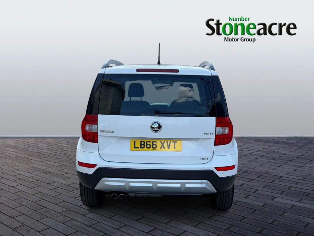 Skoda Yeti 2.0 Tdi Se Business Outdoor 4Wd Euro 6 Ss White #6