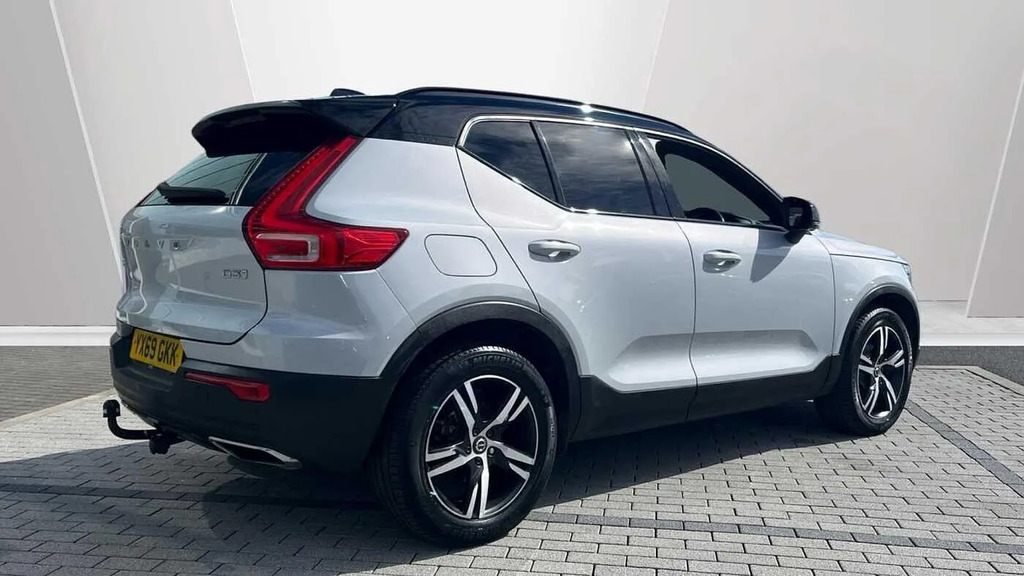 Volvo XC40 2.0 D3 R-design Euro 6 Ss  #2