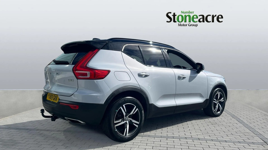 Volvo XC40 2.0 D3 R-design Euro 6 Ss  #2