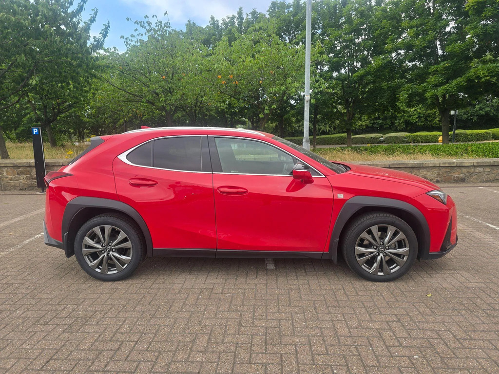 Lexus UX 250H 2.0 F-sport Design Cvt #2