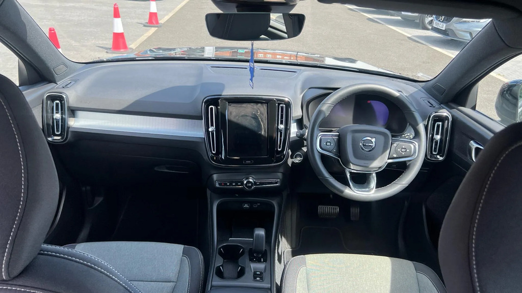 Volvo XC40 Core B3 163 Hp  #5