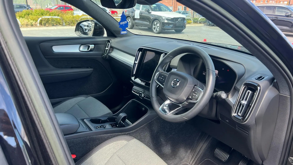 Volvo XC40 Core B3 163 Hp  #4