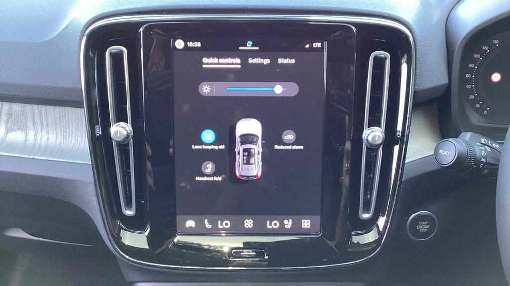Volvo XC40 B4 P Plus Dark Park Camera, Adaptive Cruise Con  #28