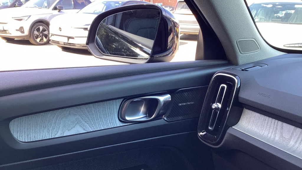 Volvo XC40 B4 P Plus Dark Park Camera, Adaptive Cruise Con  #23