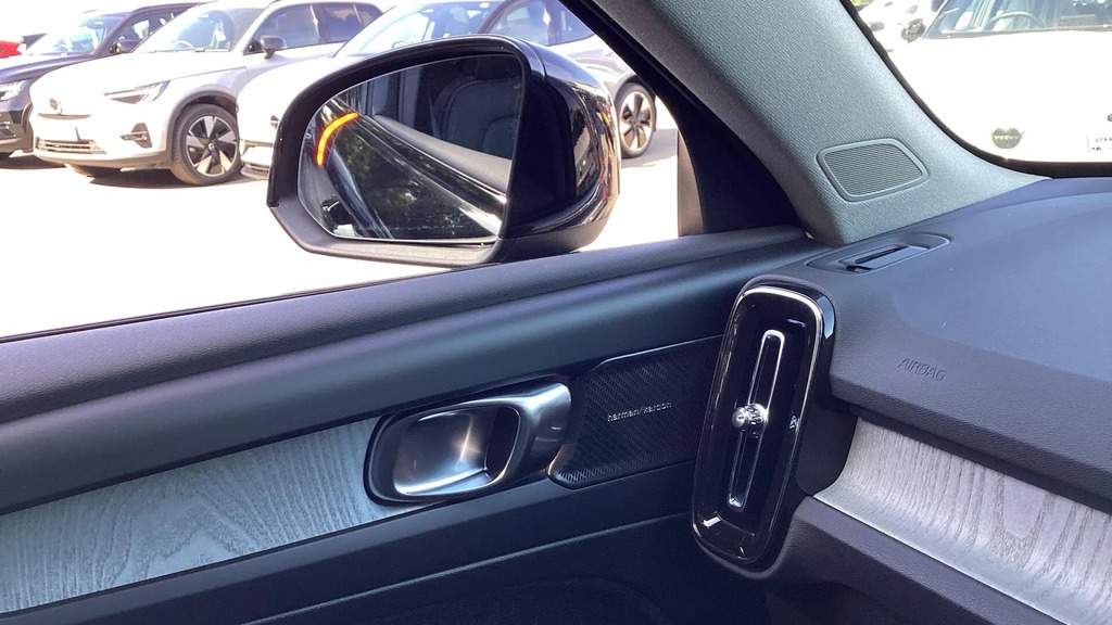 Volvo XC40 B4 P Plus Dark Park Camera, Adaptive Cruise Con  #25