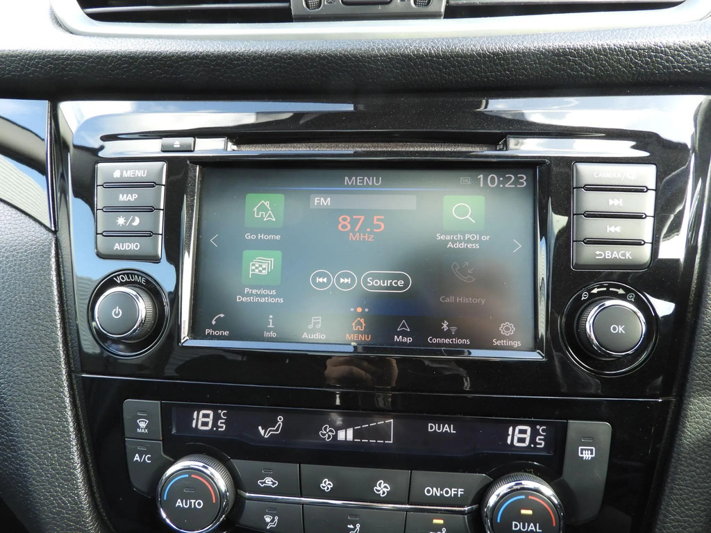 Nissan Qashqai 1.3 N Connecta Red #15