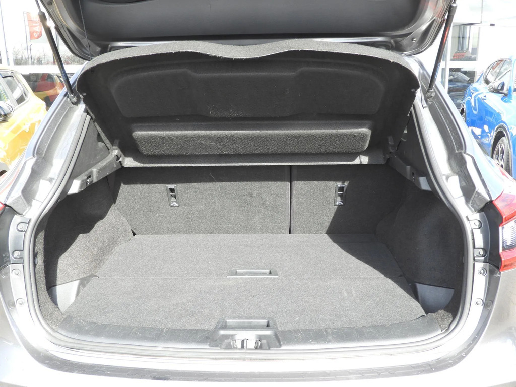 Nissan Qashqai 1.3 N Connecta Red #10