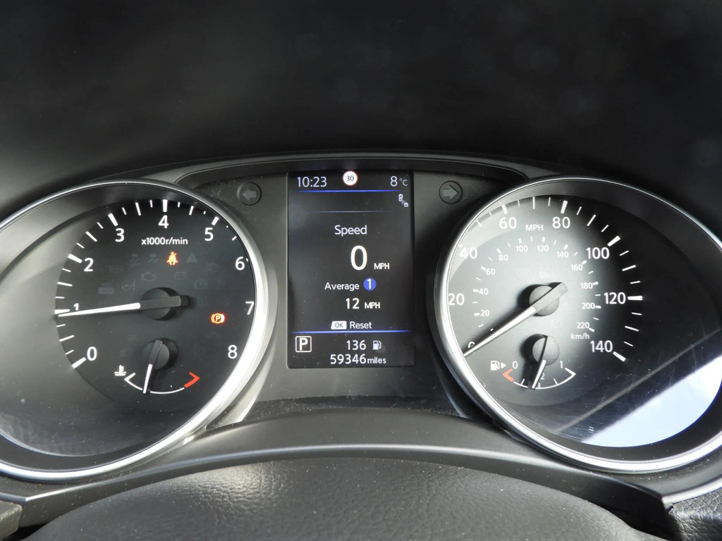 Nissan Qashqai 1.3 N Connecta Red #17
