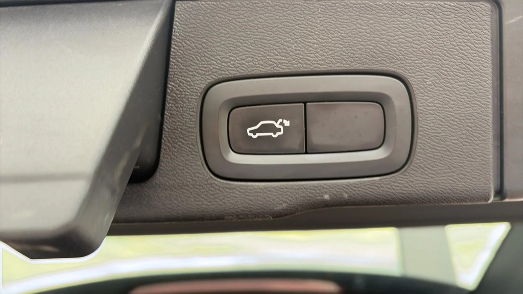 Volvo XC60 B4 Awd Momentum #32
