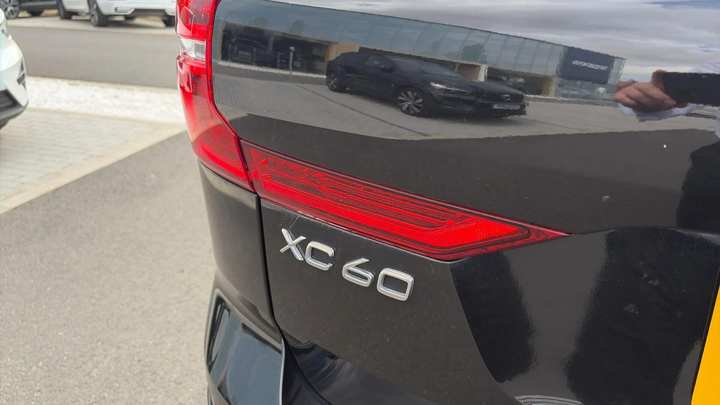 Volvo XC60 B4 Awd Momentum #36