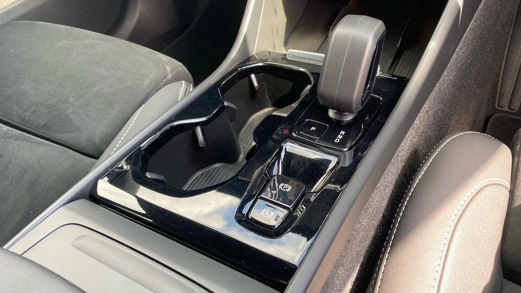 Volvo XC40 2.0 R-design, B4 Mild Hybrid Camera, Temporary Sp  #11
