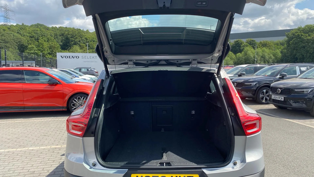 Volvo XC40 2.0 R-design, B4 Mild Hybrid Camera, Temporary Sp  #35