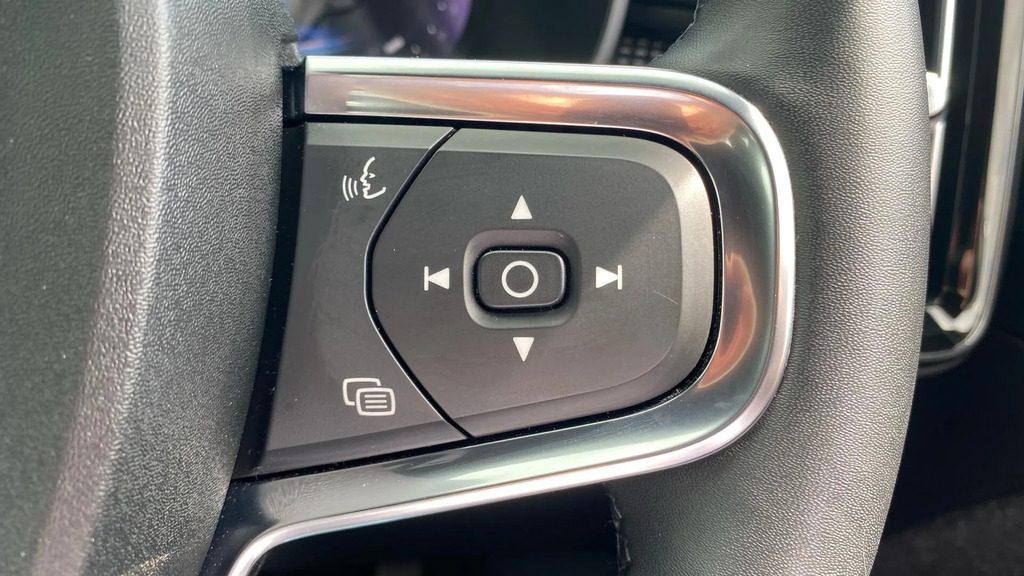 Volvo XC40 2.0 R-design, B4 Mild Hybrid Camera, Temporary Sp  #18