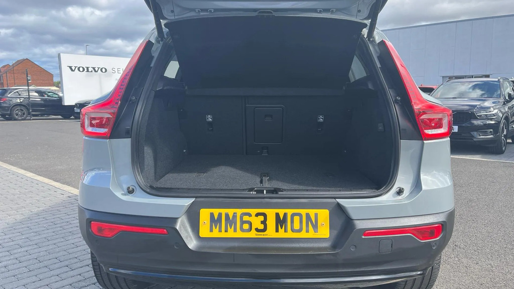 Volvo XC40 Xc40 2.0 B4p Ultimate Dark Black #13