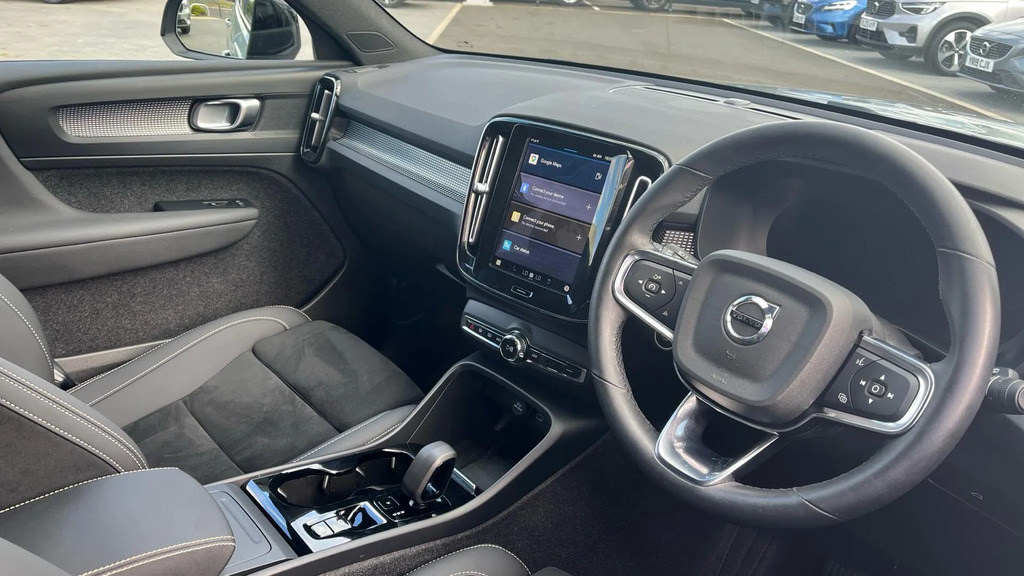 Volvo XC40 2.0 B4p Plus Dark  #4