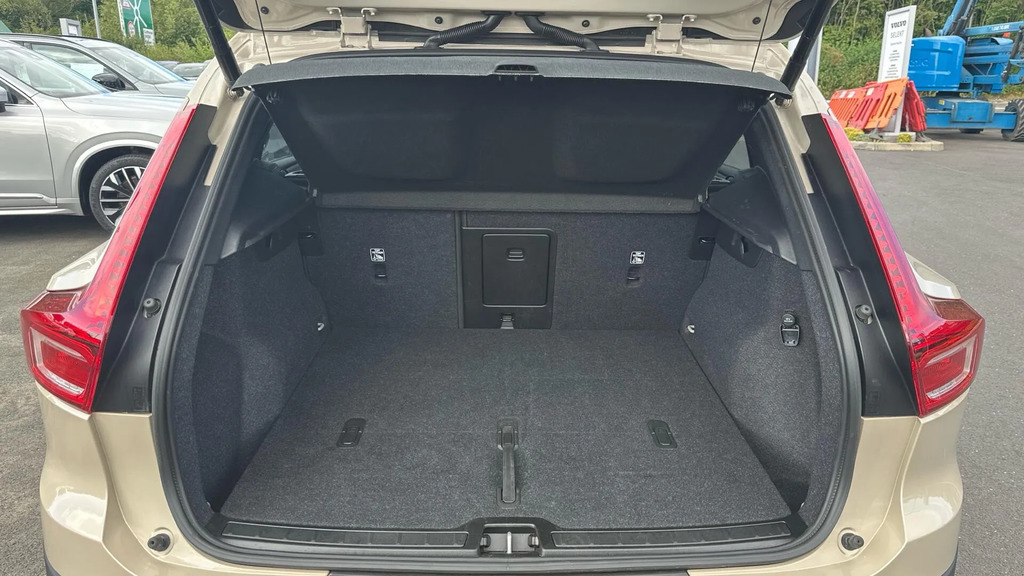 Volvo XC40 Volvo Xc40 Plus Black Edition Black #12